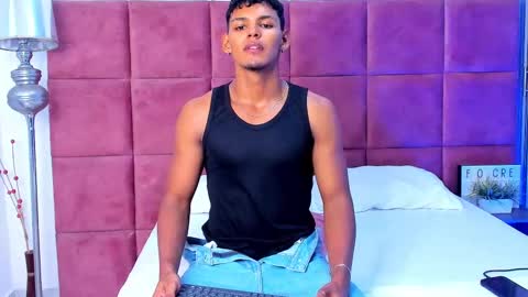 Snapshot of hugo_cano chatting on September 2025 09:38:01 PM Hugo Cano online show from September 2025 09:38:01 PM