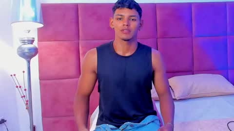 Snapshot of hugo_cano chatting on September 2025 09:51:01 PM Hugo Cano online show from September 2025 09:51:01 PM