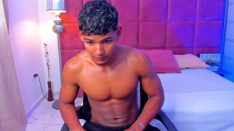 Snapshot of hugo_cano chatting on October 2025 08:38:01 PM Hugo Cano online show from October 2025 08:38:01 PM