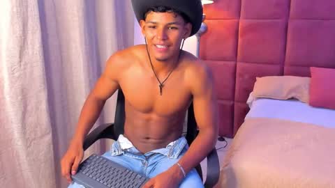 Snapshot of hugo_cano chatting on October 2025 11:39:02 PM Hugo Cano online show from October 2025 11:39:02 PM