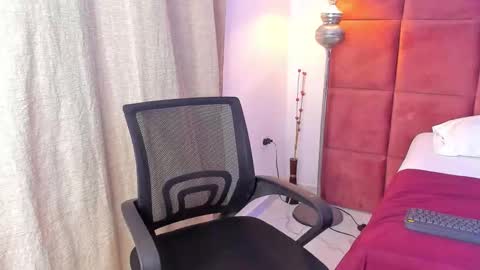 Snapshot of hugo_cano chatting on November 2025 02:01:02 AM Hugo Cano online show from November 2025 02:01:02 AM