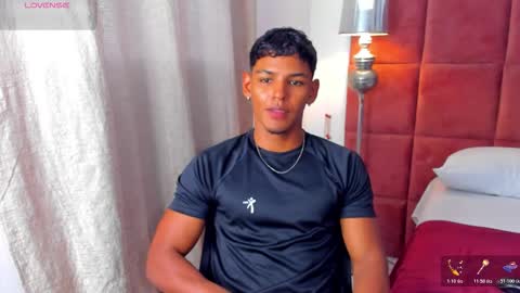 Snapshot of hugo_cano chatting on November 2025 09:11:01 PM Hugo Cano online show from November 2025 09:11:01 PM