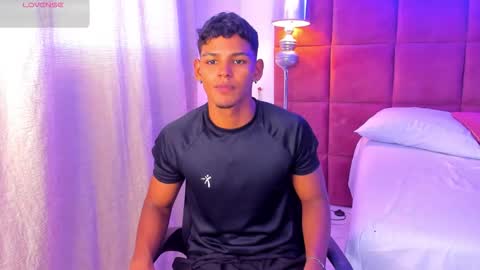 Snapshot of hugo_cano chatting on November 2025 08:08:01 PM Hugo Cano online show from November 2025 08:08:01 PM