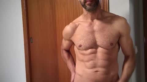 Snapshot of hugo_solo chatting on April 2026 05:15:01 PM Hugo online show from April 2026 05:15:01 PM