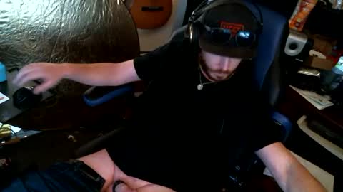 Snapshot of hungginger4u chatting on January 2025 10:13:01 PM HungGinger4U online show from January 2025 10:13:01 PM
