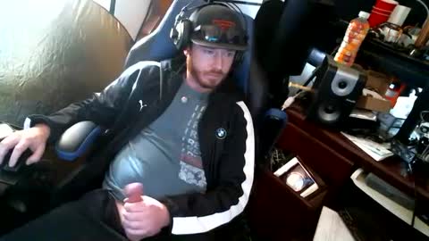 Snapshot of hungginger4u chatting on January 2025 06:04:02 PM HungGinger4U online show from January 2025 06:04:02 PM