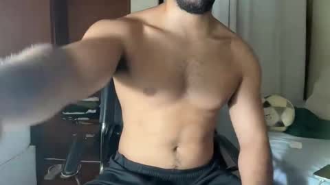 Snapshot of hunglatinnerd chatting on April 2026 02:23:02 AM hunglatinnerd online show from April 2026 02:23:02 AM