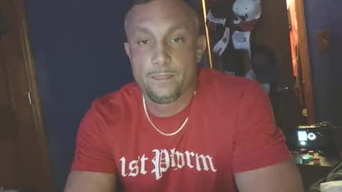 Snapshot of hunglikeray2286 chatting on April 2026 05:01:02 AM hunglikeray2286 online show from April 2026 05:01:02 AM