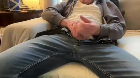 Snapshot of hungron9 chatting on March 2026 01:07:02 PM AARON online show from March 2026 01:07:02 PM