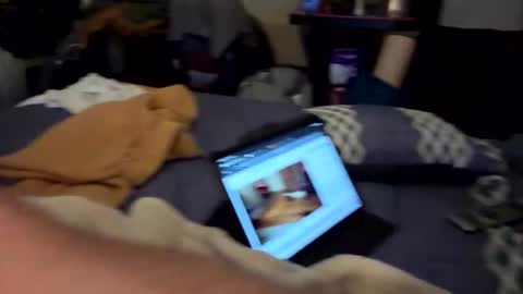 hungsolow6943 online show from February 2026 04:20:01 AM