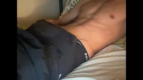 Snapshot of hungtwinks chatting on April 2026 11:40:02 PM hungtwink online show from April 2026 11:40:02 PM