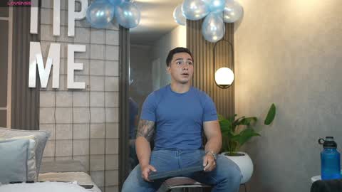 hunk_ryan online show from January 2025 01:32:01 PM