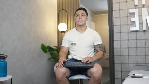 hunk_ryan online show from February 2025 02:57:01 PM