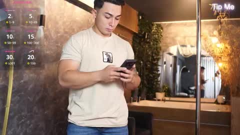 hunk_ryan online show from December 2025 12:03:02 PM