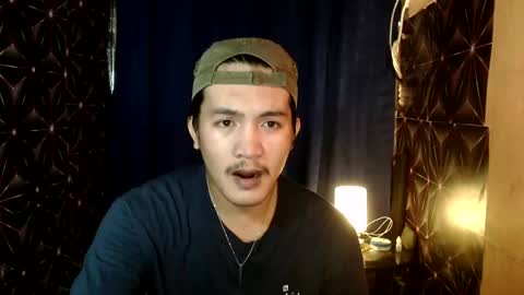 hunkylloyd online show from December 2024 01:00:01 PM