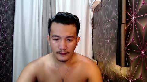 hunkylloyd online show from February 2025 05:09:01 AM