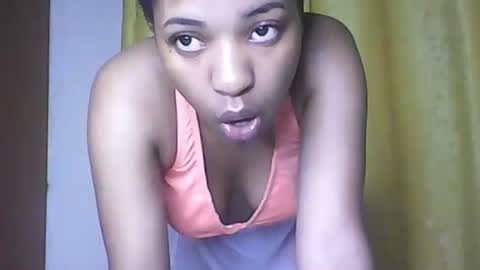 Snapshot of hunsweetpie chatting on September 2025 03:28:02 AM hunsweetpie online show from September 2025 03:28:02 AM