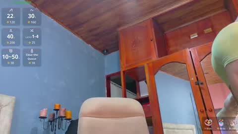 Hunter  online show from December 2025 07:42:02 PM