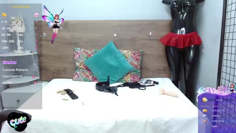 Snapshot of hunter_ignis chatting on January 2025 12:18:01 AM I G N I S online show from January 2025 12:18:01 AM