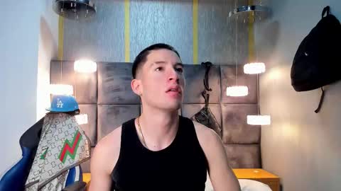 Snapshot of hunterheat_ chatting on March 2026 11:39:02 AM hunterheat_ online show from March 2026 11:39:02 AM
