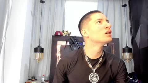 Snapshot of hunterheat_ chatting on April 2026 02:21:01 PM hunterheat_ online show from April 2026 02:21:01 PM