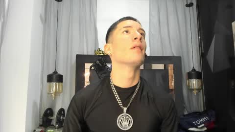 Snapshot of hunterheat_ chatting on April 2026 01:51:02 PM hunterheat_ online show from April 2026 01:51:02 PM