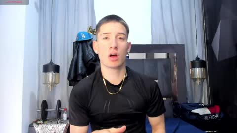 Snapshot of hunterheat_ chatting on April 2026 12:52:02 PM hunterheat_ online show from April 2026 12:52:02 PM