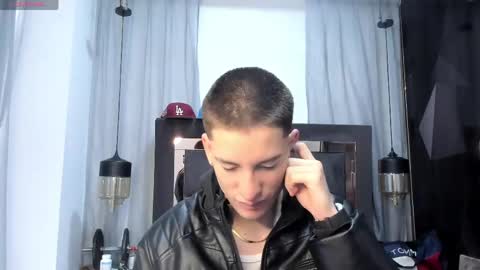Snapshot of hunterheat_ chatting on April 2026 11:59:02 AM hunterheat_ online show from April 2026 11:59:02 AM