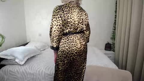 Irena online show from January 2026 03:05:01 PM