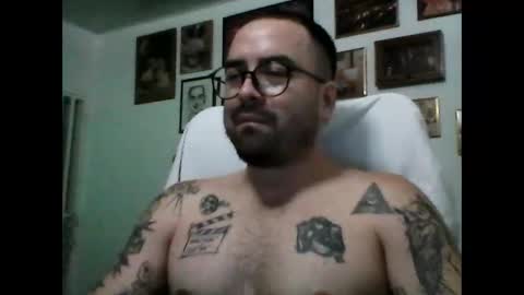 Snapshot of hurtadodirector chatting on April 2026 06:44:02 AM hurtadodirector online show from April 2026 06:44:02 AM