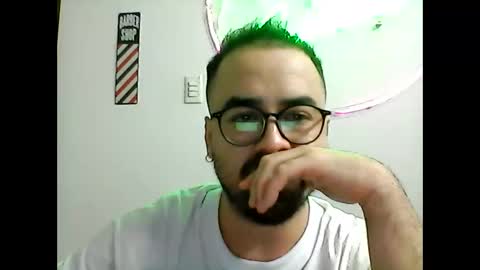 Snapshot of hurtadodirector chatting on April 2026 05:37:02 AM hurtadodirector online show from April 2026 05:37:02 AM