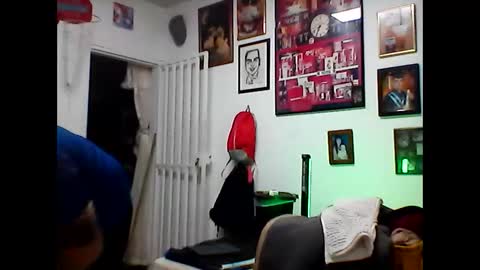 Snapshot of hurtadodirector chatting on April 2026 05:32:02 AM hurtadodirector online show from April 2026 05:32:02 AM