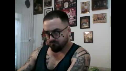 Snapshot of hurtadodirector chatting on April 2026 02:27:02 AM hurtadodirector online show from April 2026 02:27:02 AM