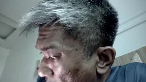 Snapshot of hussinyusof chatting on November 2025 05:31:01 AM Husz online show from November 2025 05:31:01 AM