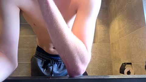 hutser8890 online show from June 2026 12:39:01 PM