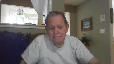 Snapshot of hvl13 chatting on January 2025 08:01:02 PM hvl13 online show from January 2025 08:01:02 PM