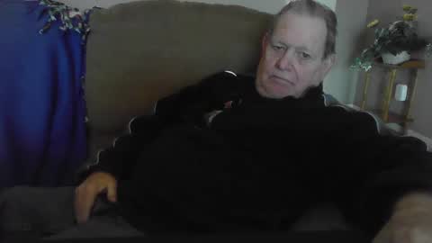 Snapshot of hvl13 chatting on February 2025 09:43:01 PM hvl13 online show from February 2025 09:43:01 PM