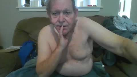 Snapshot of hvl13 chatting on December 2025 05:22:02 PM hvl13 online show from December 2025 05:22:02 PM