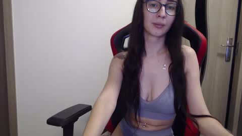 Snapshot of hypefoxxx chatting on February 2025 07:53:02 AM Emma Ava online show from February 2025 07:53:02 AM