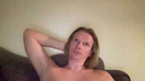 Snapshot of hypnotised85 chatting on November 2025 12:07:02 PM hypnotised85 online show from November 2025 12:07:02 PM