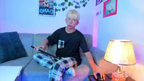 Snapshot of hyunjin_sun chatting on March 2026 05:17:01 PM Son Hyunjin online show from March 2026 05:17:01 PM