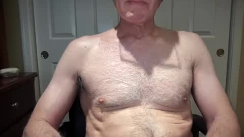 Snapshot of i8bgcq chatting on February 2025 10:33:01 PM The Talented Mr. DILFy online show from February 2025 10:33:01 PM