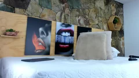 Snapshot of i_am_dolls chatting on February 2025 05:22:01 AM The Dolls online show from February 2025 05:22:01 AM