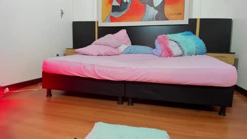 karoll online show from December 2025 04:35:02 PM