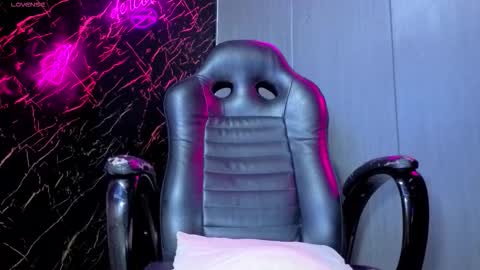 kelvis online show from November 2025 11:29:01 AM