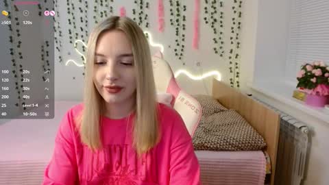 Snapshot of i_am_your_fruit chatting on October 2025 01:12:02 PM Mia nice to meet you online show from October 2025 01:12:02 PM