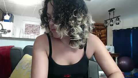 Snapshot of i_fetishize_u chatting on January 2025 03:51:02 PM ShortStuff online show from January 2025 03:51:02 PM