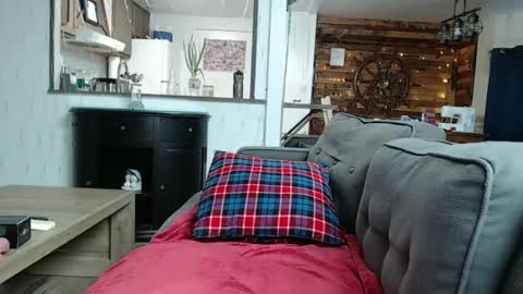 Snapshot of i_fetishize_u chatting on February 2025 09:13:01 PM ShortStuff online show from February 2025 09:13:01 PM