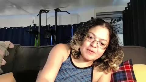 Snapshot of i_fetishize_u chatting on February 2025 05:18:02 PM ShortStuff online show from February 2025 05:18:02 PM