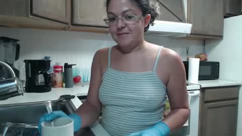 Snapshot of i_fetishize_u chatting on December 2025 05:19:02 PM ShortStuff online show from December 2025 05:19:02 PM